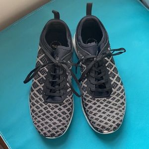 APL Techloom Phantom Womens Sneakers